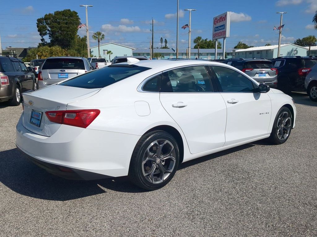 2023 Chevrolet Malibu 1LT photo 3