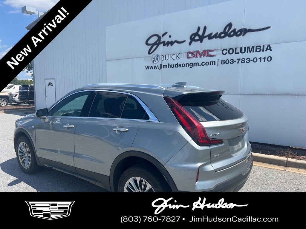 2024 Cadillac XT4 Premium Luxury photo 3