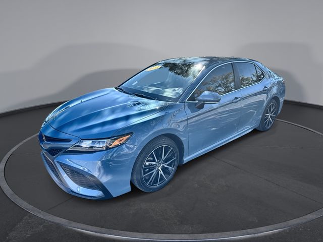 2023 Toyota Camry SE's photo