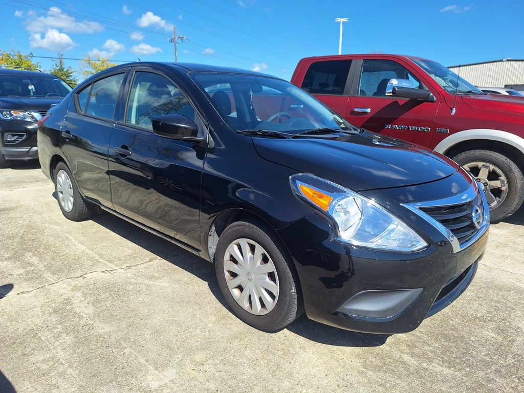 2019 Nissan Versa 1.6 Plus photo 3
