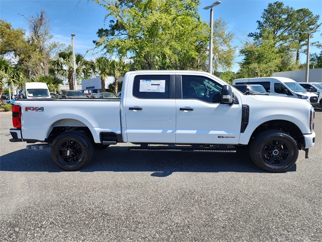 2025 Ford F-350 XL photo 2