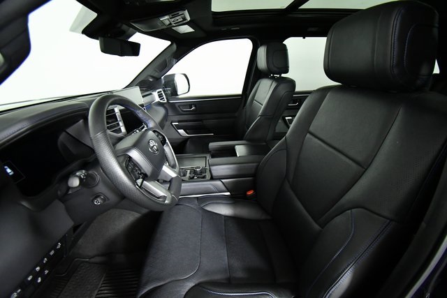 2023 Toyota Sequoia SR5 photo 4