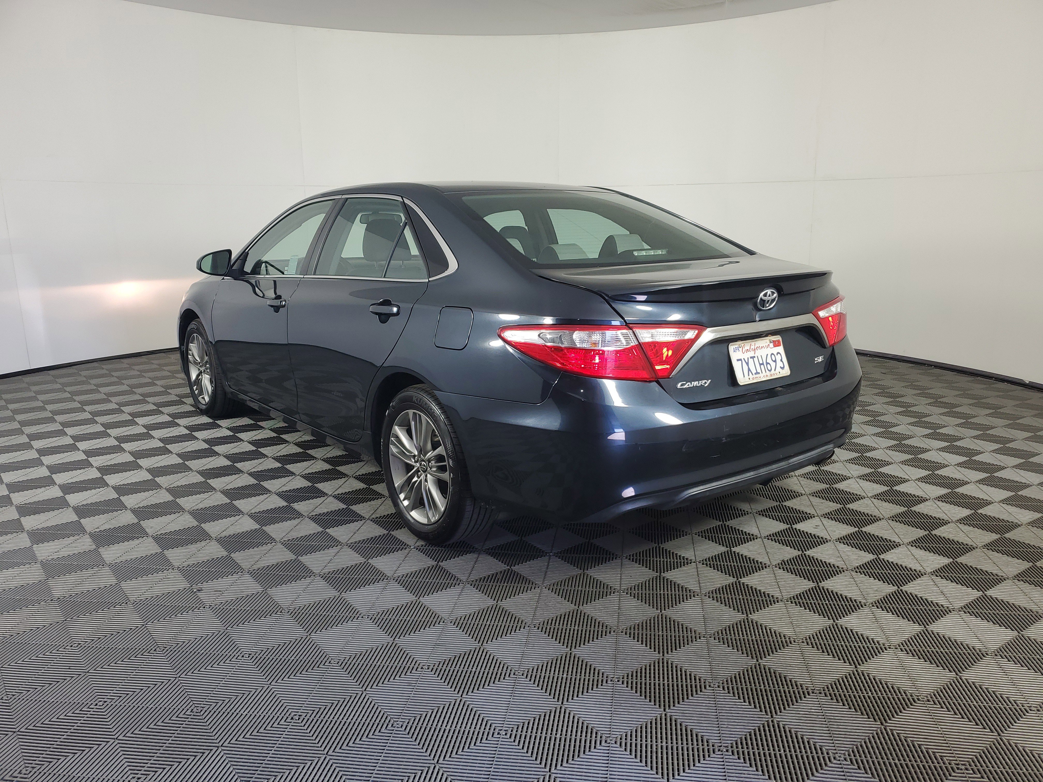 Used 2017 Parisian Night Pearl Toyota SE image 6