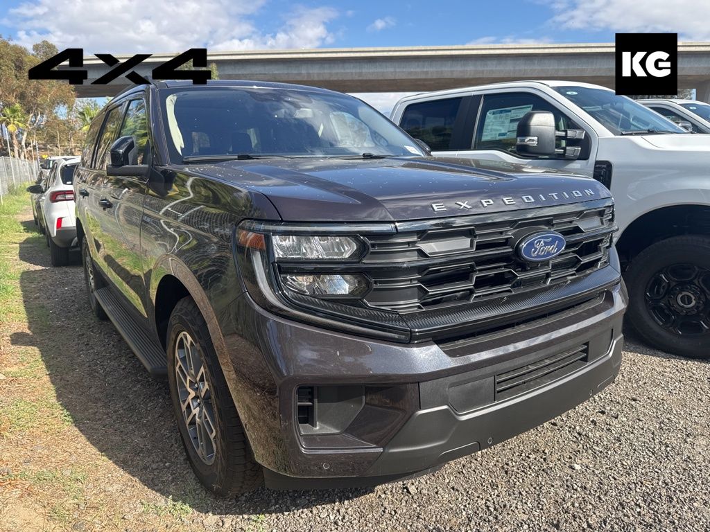 2025 Ford Expedition Active's photo
