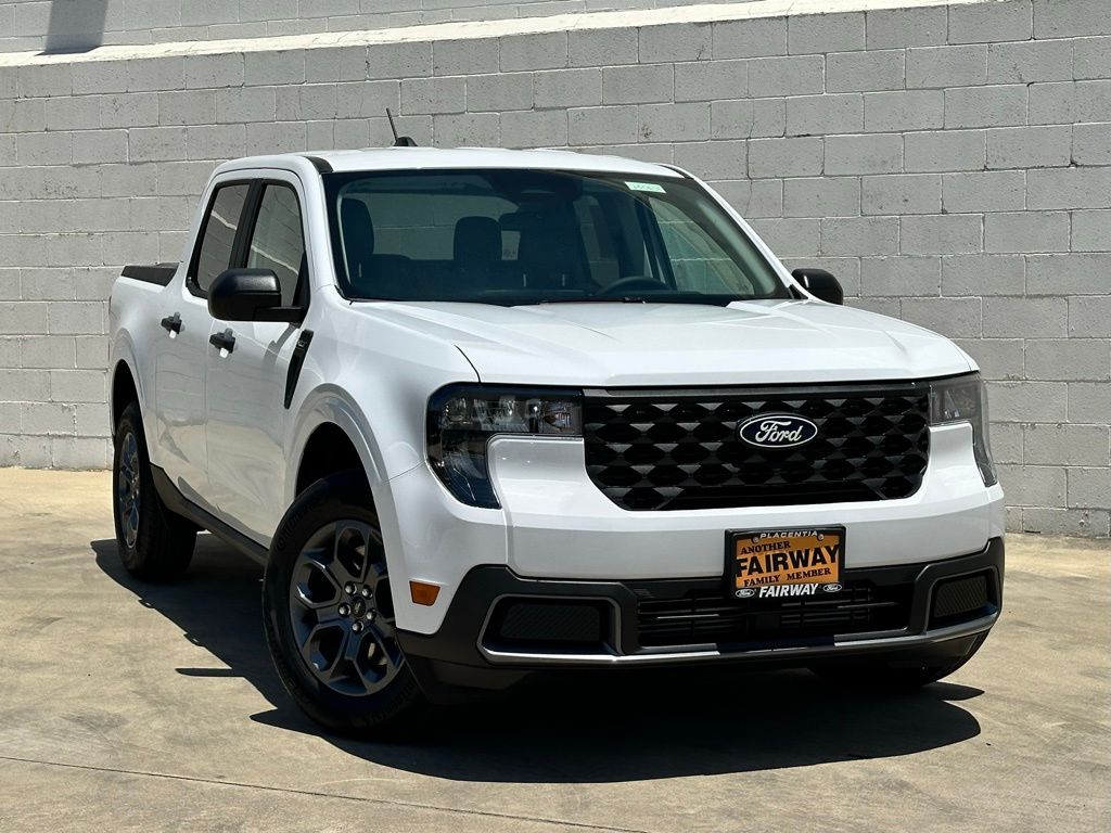 2025 Ford Maverick XLT photo 2