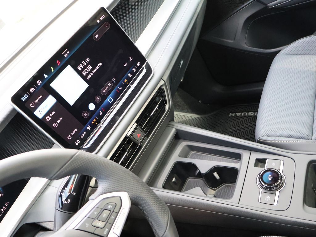 2025 Volkswagen Tiguan SE R-Line Black photo 21