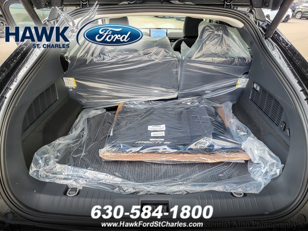 2025 FORD MUSTANG MACH-E - Image 17