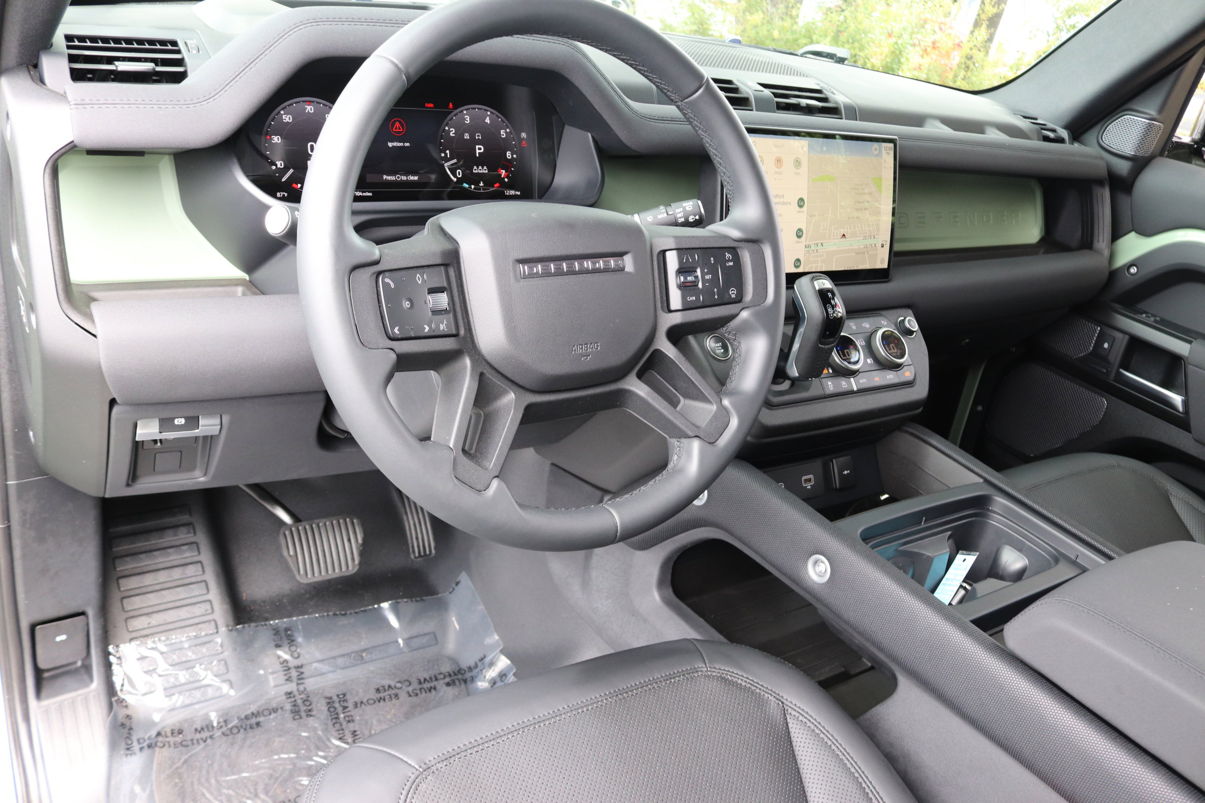 2023 Land Rover Defender photo 12