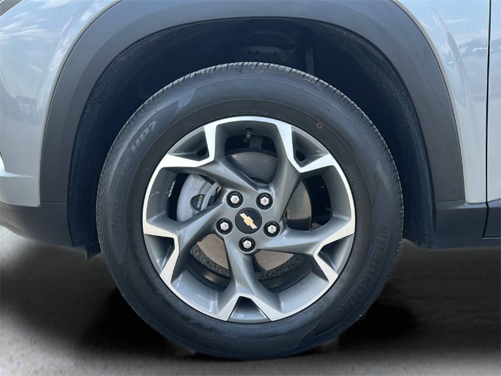 2024 Chevrolet Trax LT photo 19