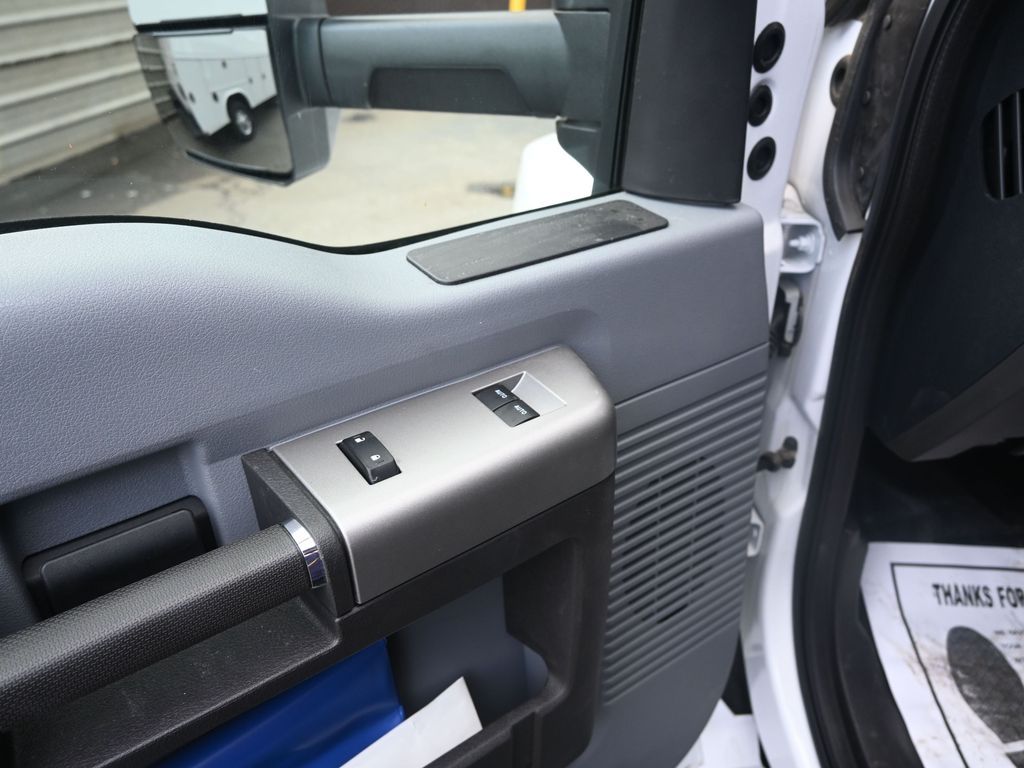 2025 Ford F-650 XL photo 5