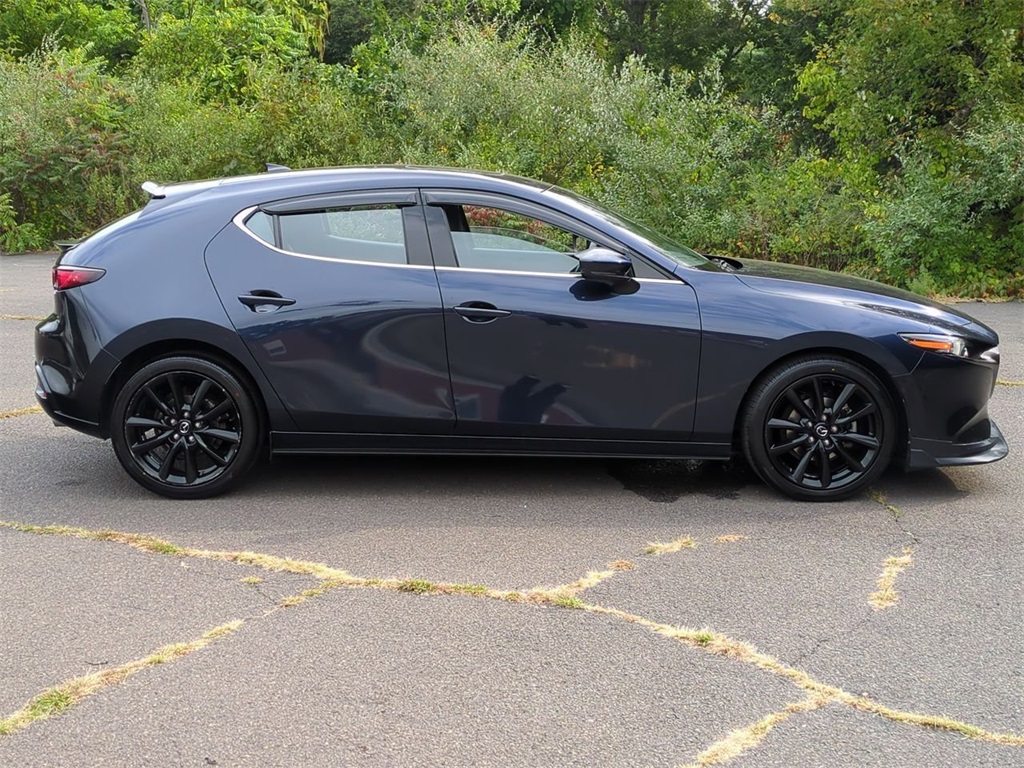 2020 Mazda Mazda3 Premium photo 3
