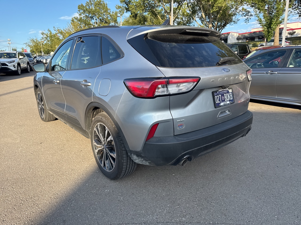 2022 Ford Escape SE photo 2