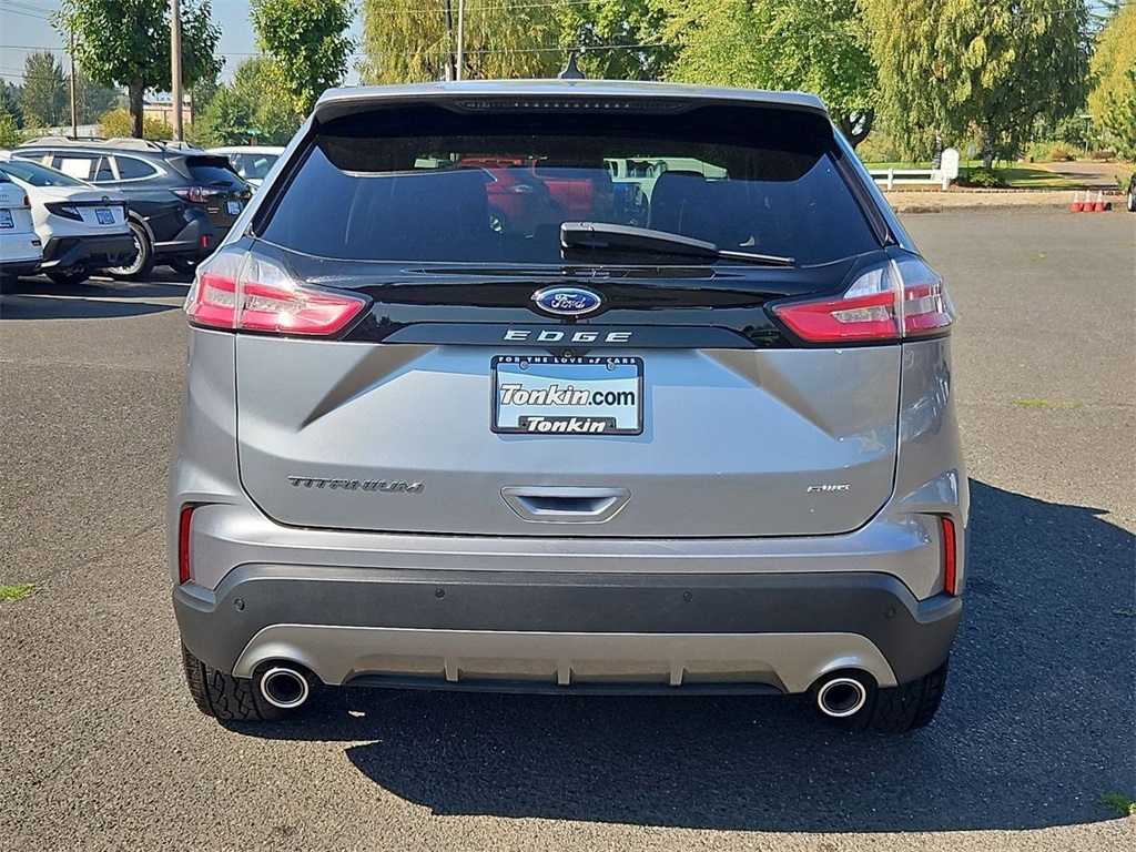 2023 Ford Edge Titanium photo 4