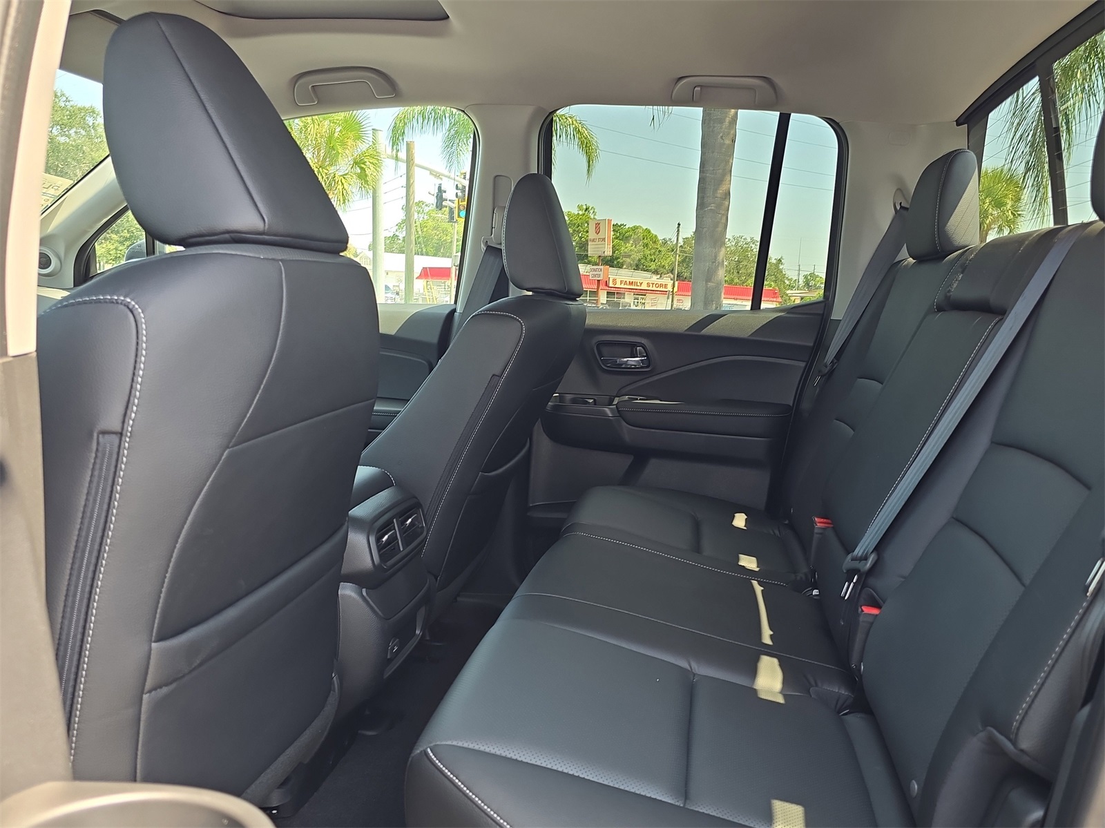 2025 Honda Ridgeline RTL photo 13