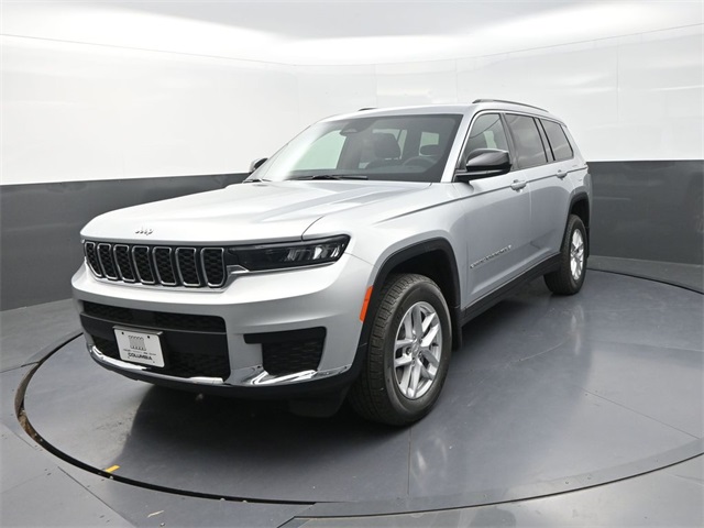 2025 Jeep Grand Cherokee Laredo X photo 2
