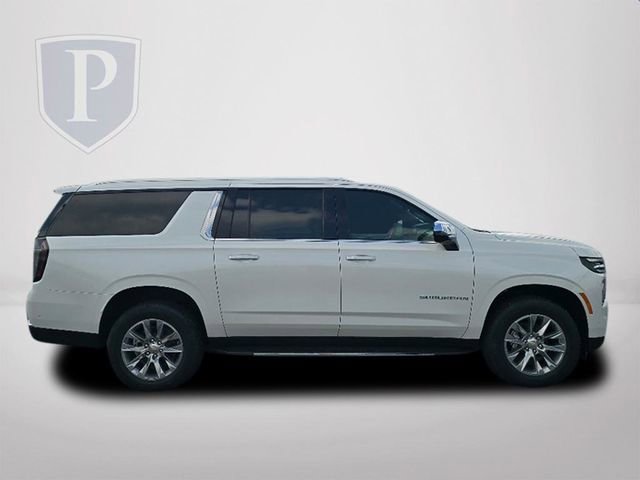 2025 Chevrolet Suburban Premier photo 2