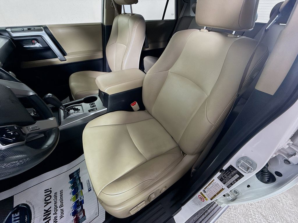 2015 Toyota 4Runner SR5 Premium photo 19