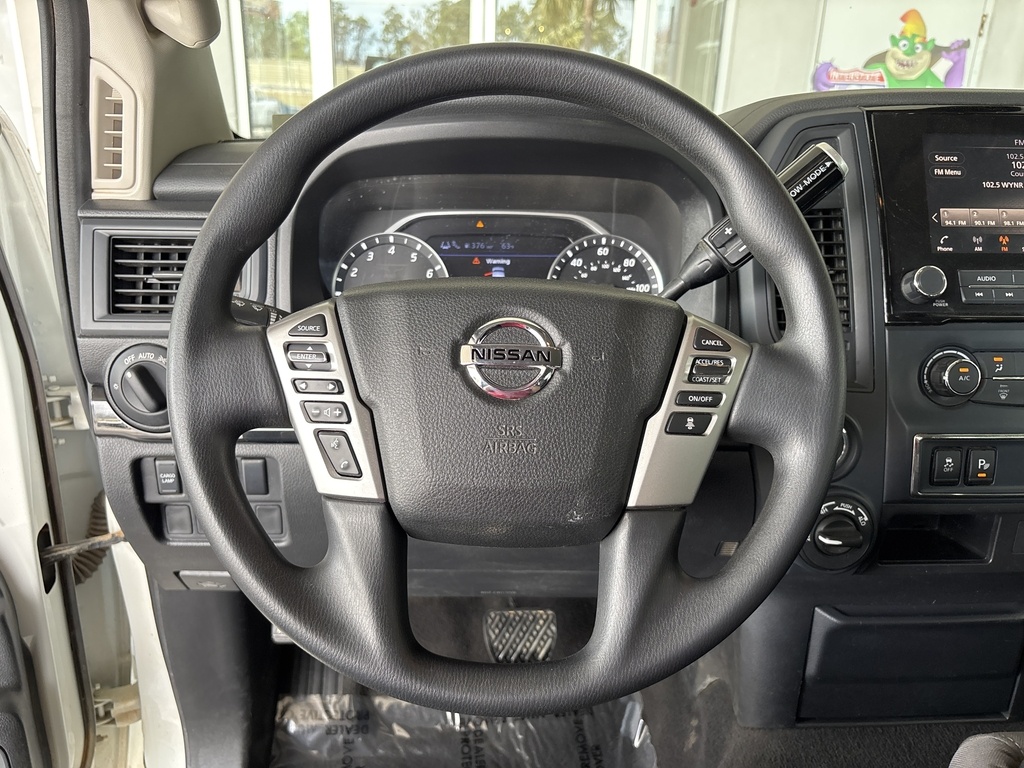 2022 Nissan Titan SV photo 22