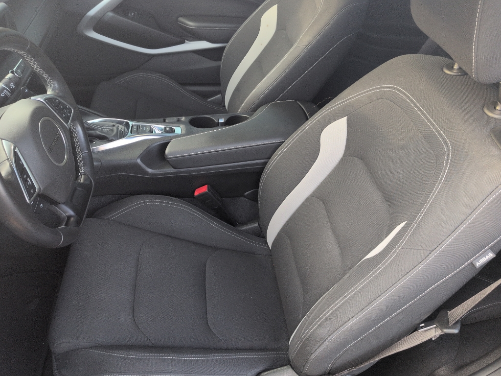 2022 Chevrolet Camaro 1LT photo 6