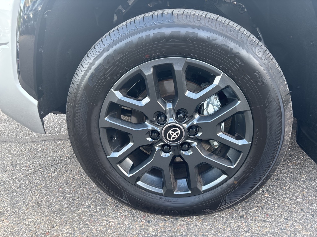 2025 Toyota Tundra Platinum photo 2
