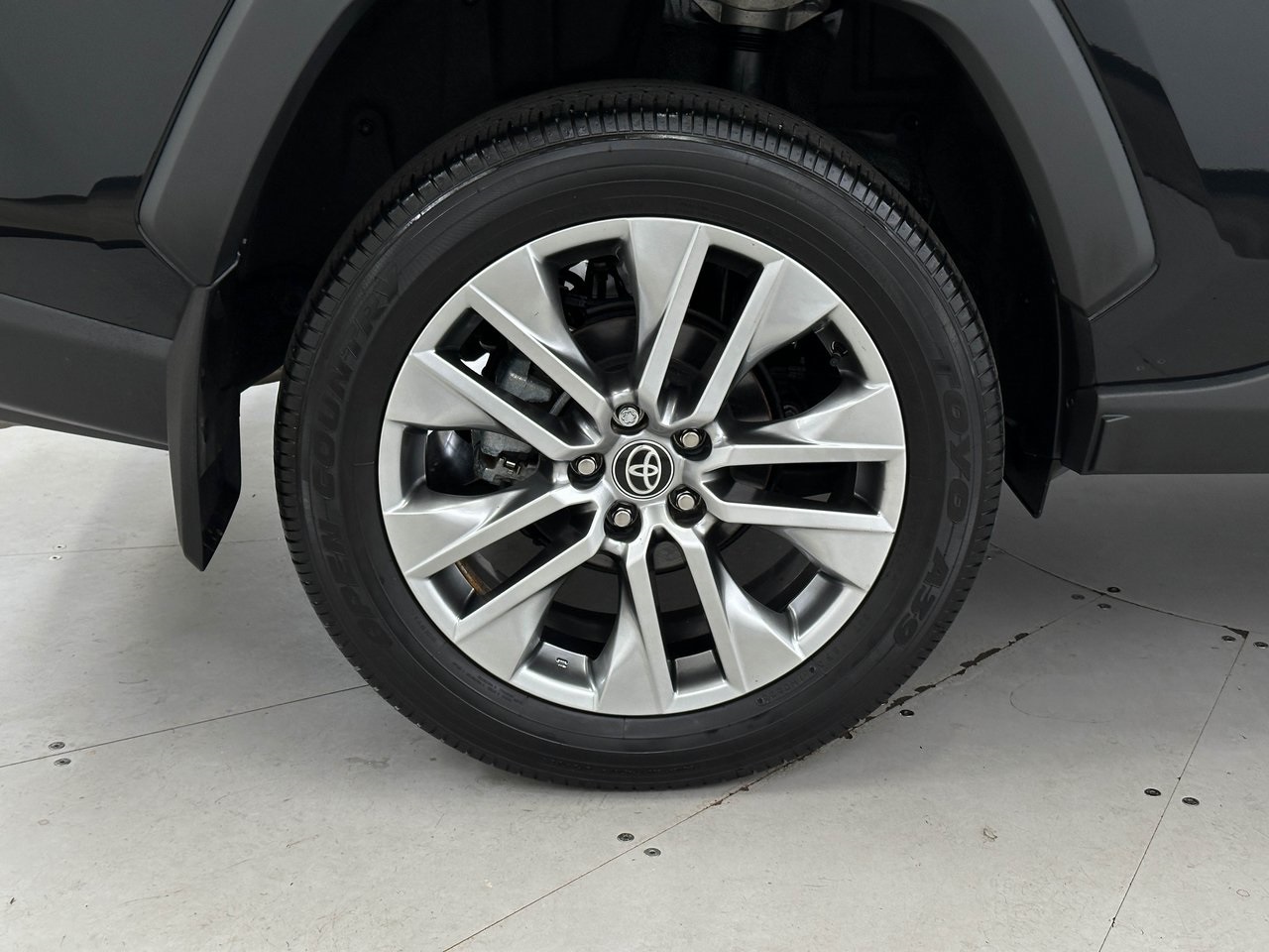2023 Toyota RAV4 XLE Premium photo 26