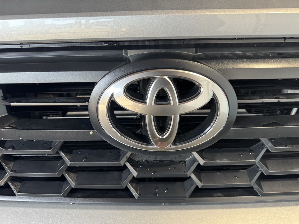2025 Toyota Tacoma photo 9