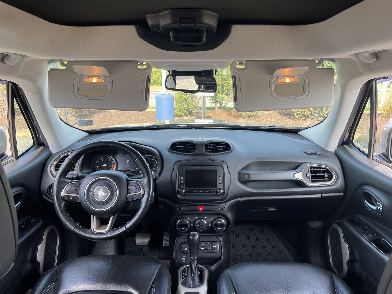 2016 Jeep Renegade Limited photo 3