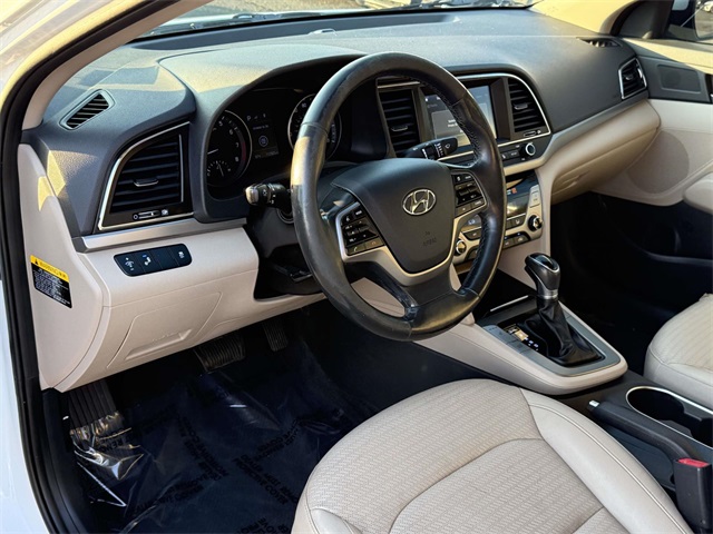 2017 Hyundai Elantra Limited photo 2