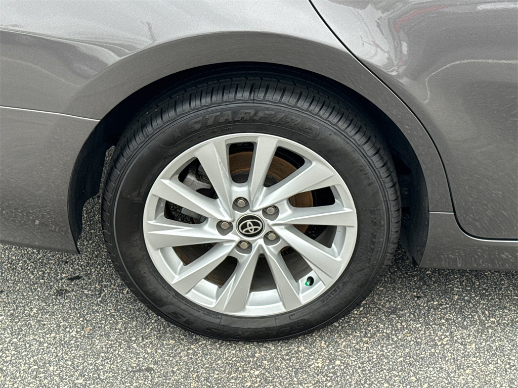 2021 Toyota Camry LE photo 16