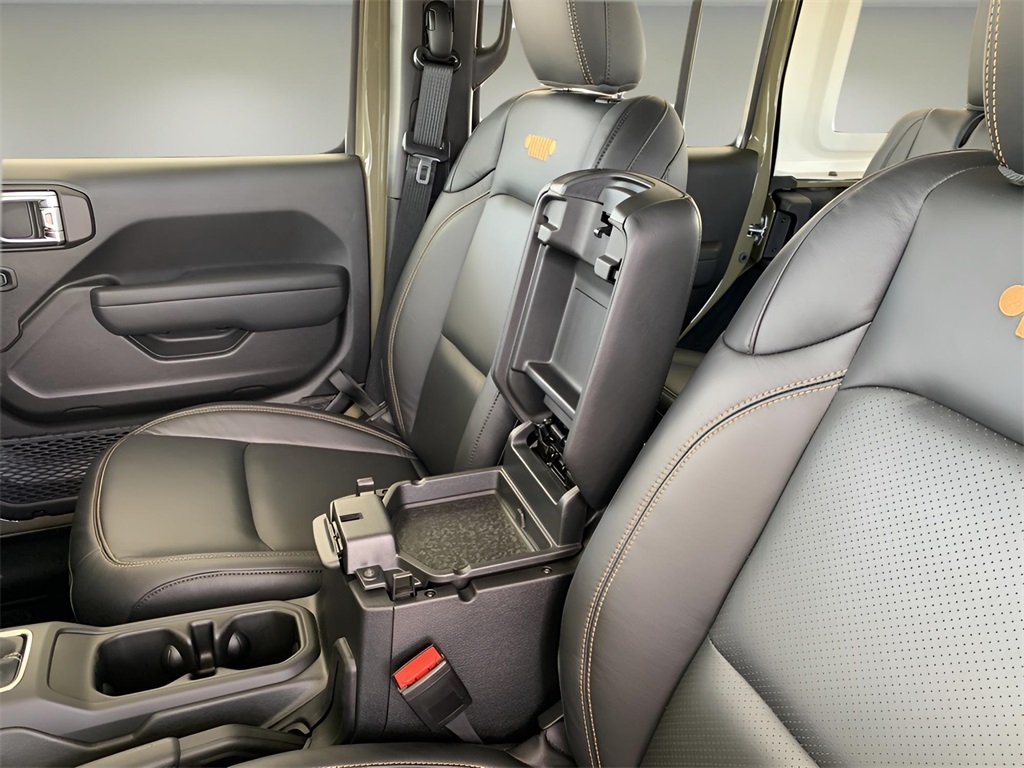 2025 Jeep Wrangler Sport photo 31