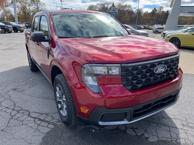 2025 Ford Maverick XLT photo 2