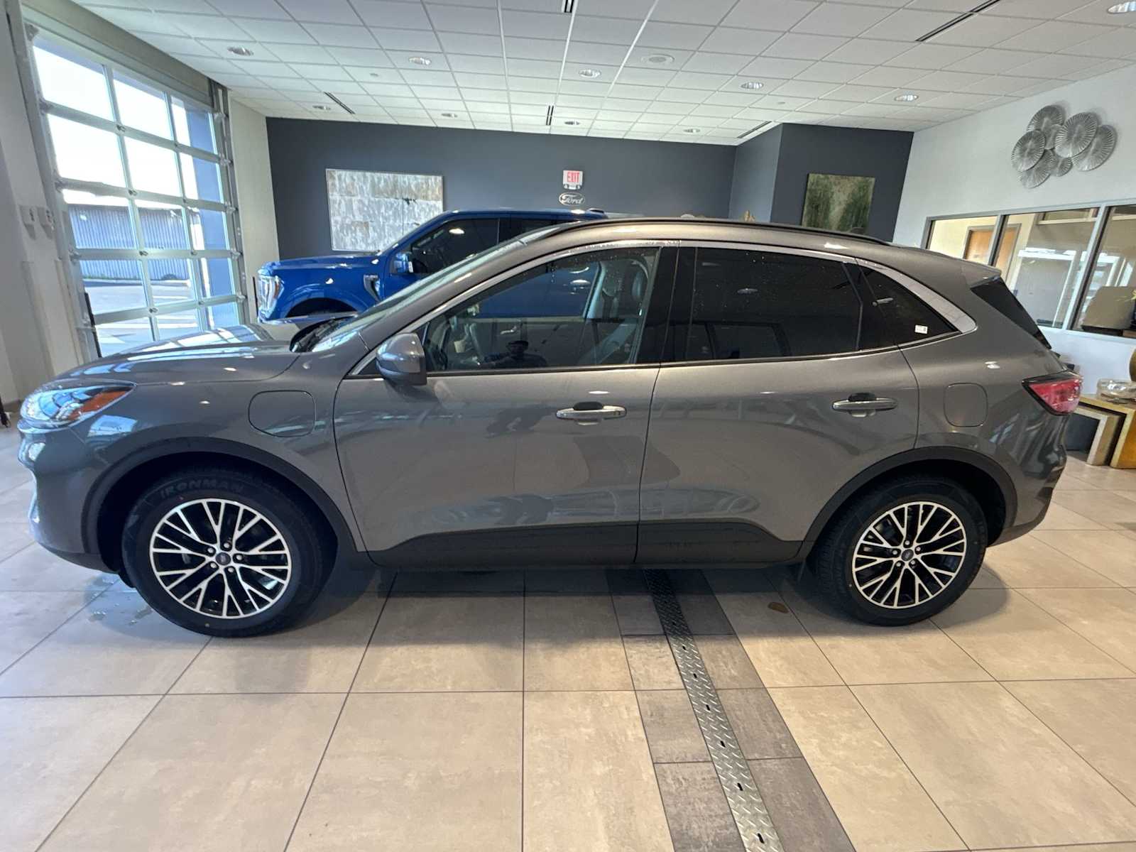2022 Ford Escape SEL Plug-In Hybrid photo 6