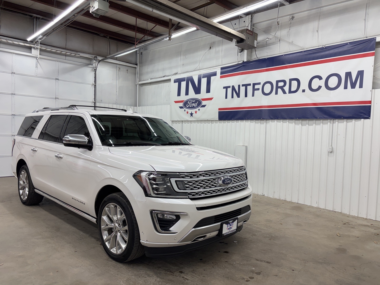 2019 Ford Expedition MAX Platinum photo 2