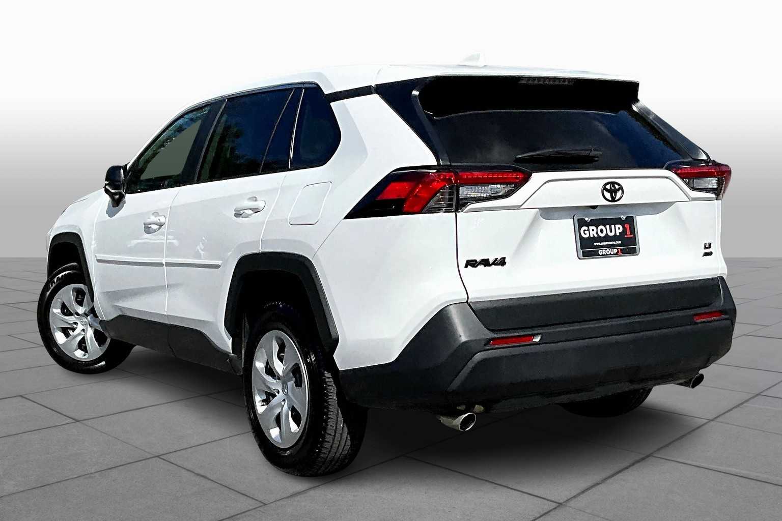 2024 Toyota RAV4 LE photo 10