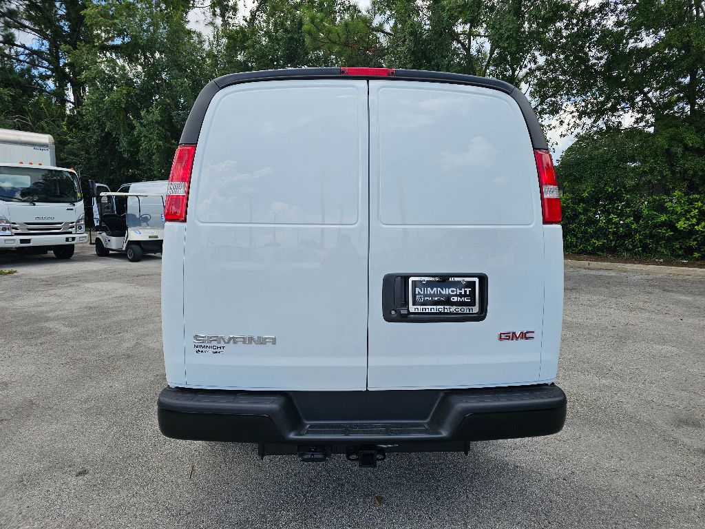 2025 Gmc Savana Cargo 2500 photo 4