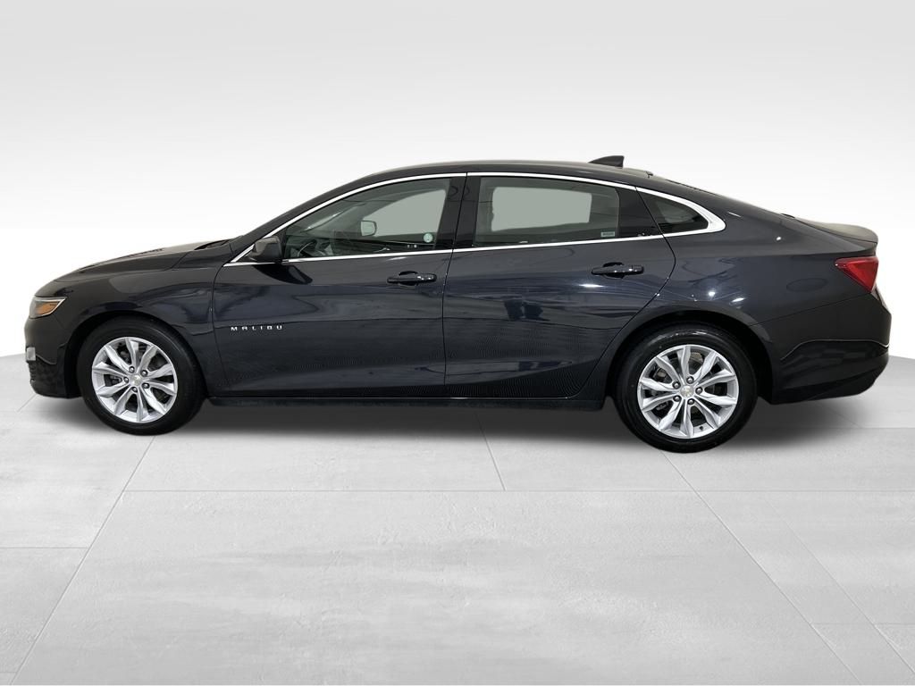 2023 Chevrolet Malibu 1LT photo 2