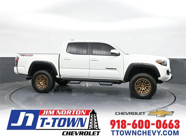 2023 Toyota Tacoma TRD Off Road's photo