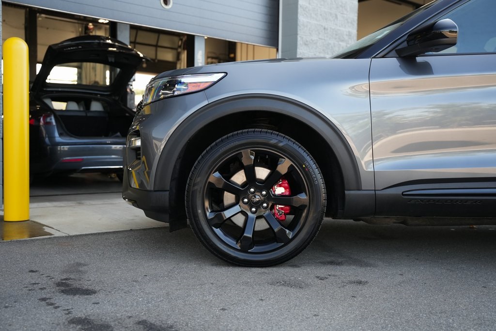 2022 Ford Explorer ST photo 7