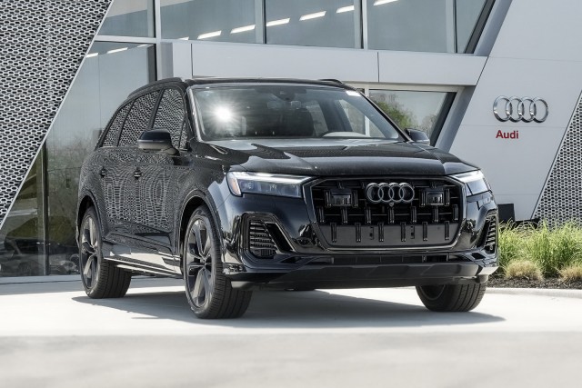 2025 Audi Q7 Premium Plus