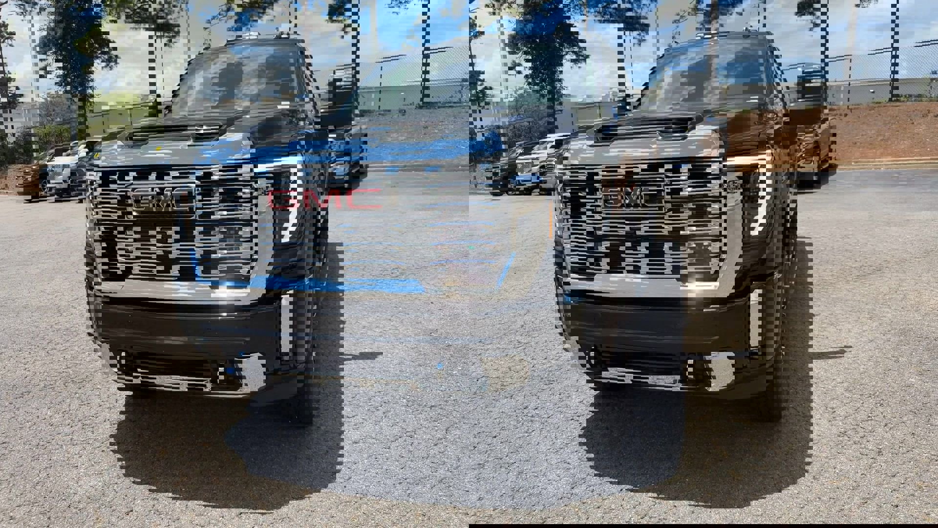 2025 Gmc Sierra 2500 HD Denali photo 3