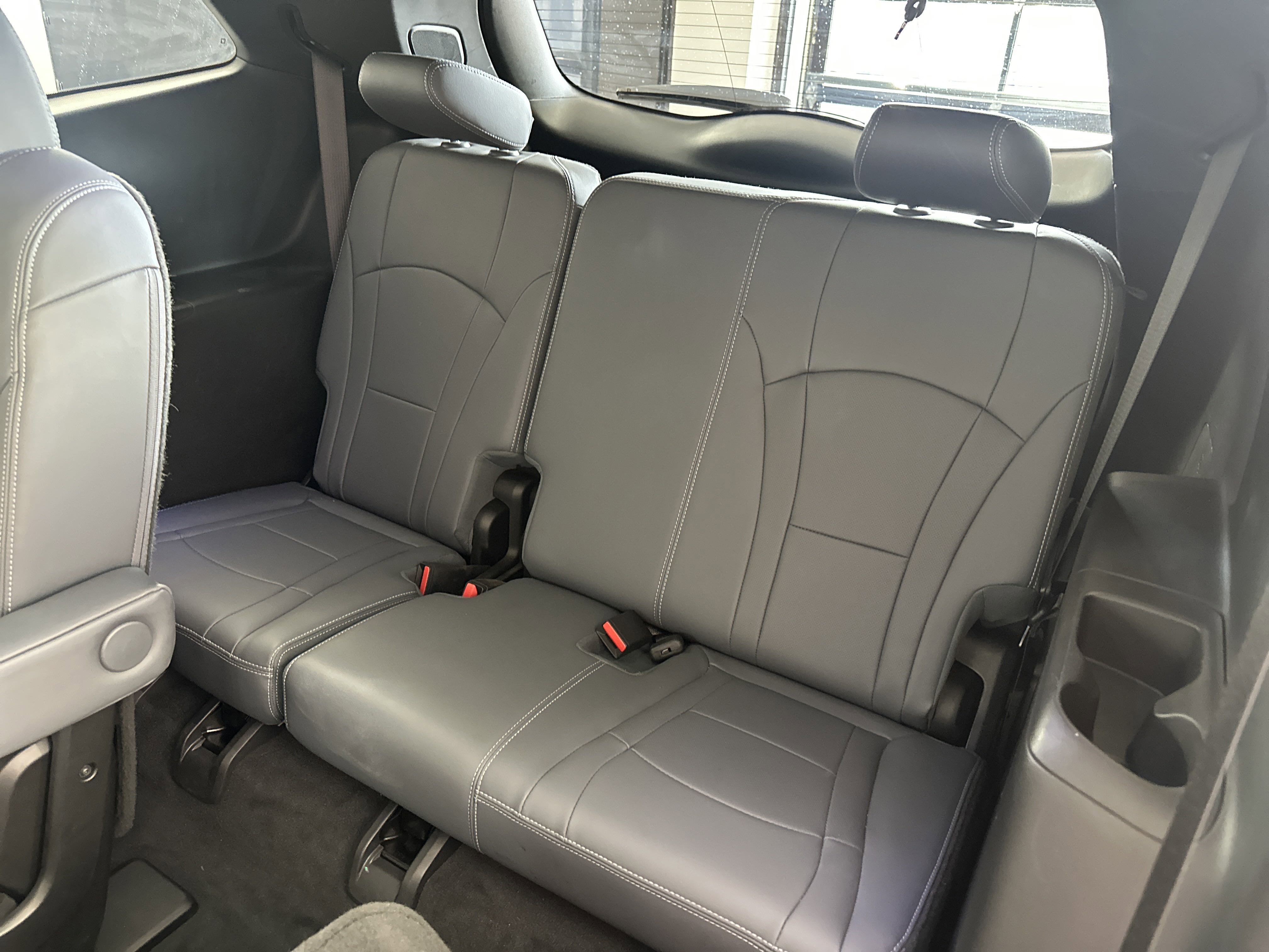 2023 Buick Enclave Essence photo 3