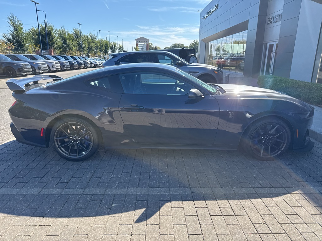 2024 Ford Mustang Dark Horse photo 4