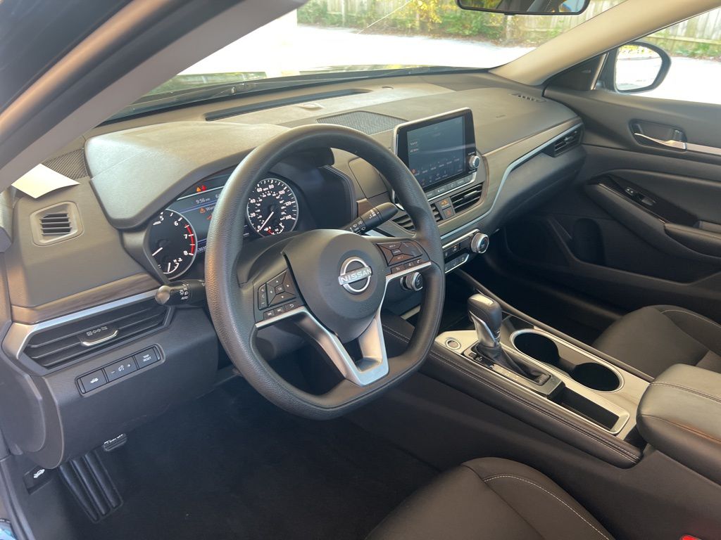 2023 Nissan Altima SV photo 4