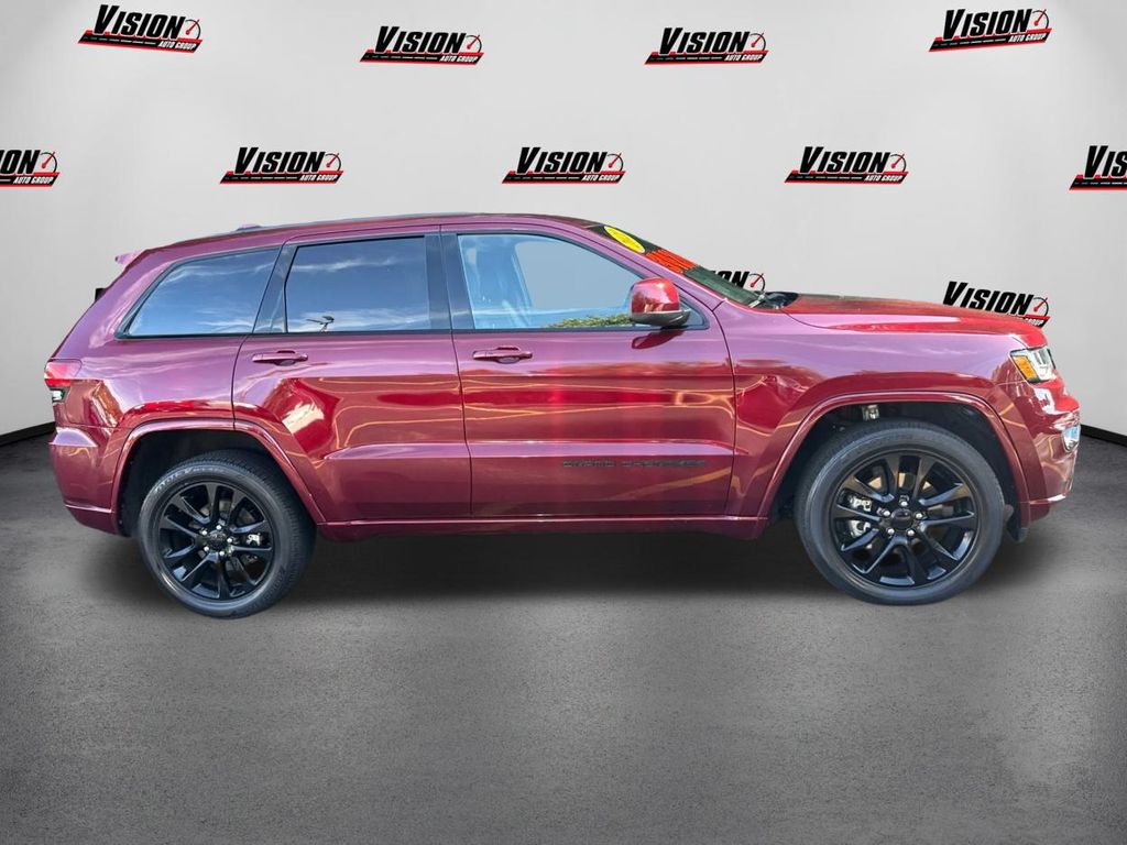 2022 Jeep Cherokee Laredo X photo 4