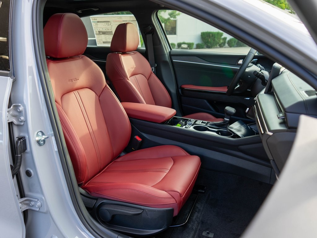 2026 Kia K5 GT-Line photo 9