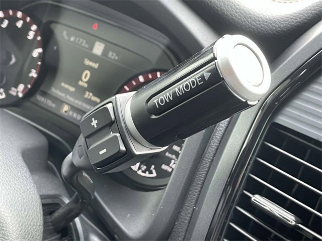 2020 Nissan Titan Crew Cab photo 28