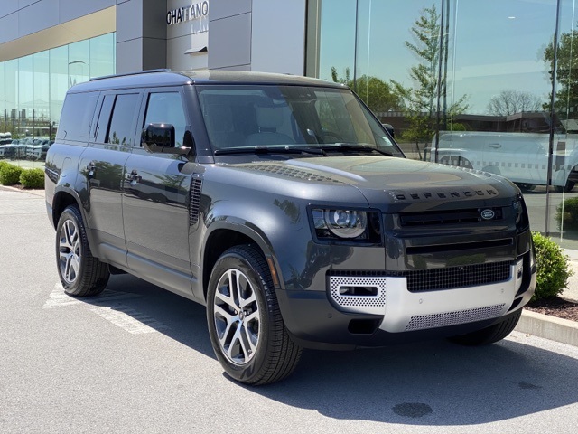 2025 Land Rover Defender 130 S photo 6