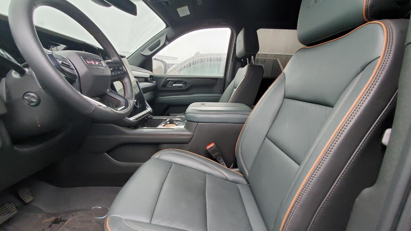 2025 Gmc Yukon XL AT4 photo 2