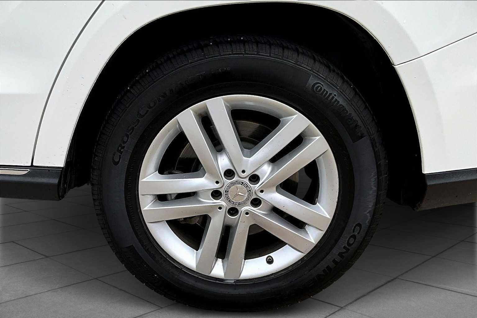 2016 Mercedes Benz GL 450 photo 10