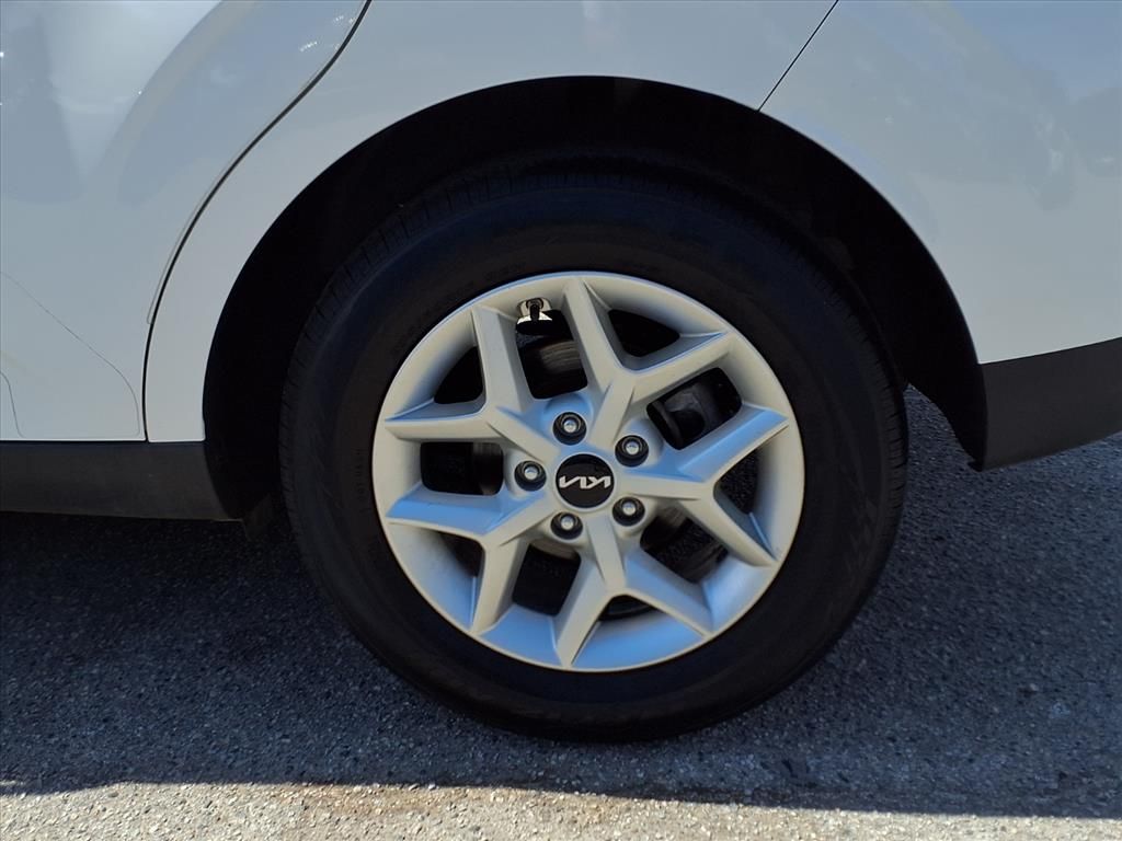 2023 Kia Soul S photo 2